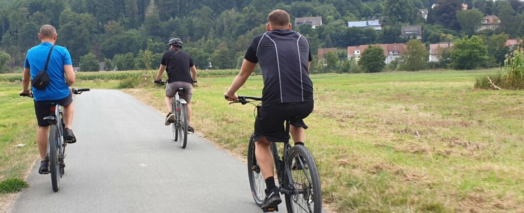 Freunde radelten mit